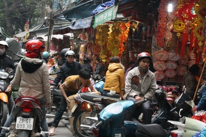 Dân Thủ đô “ngại” rét, người ngoại tỉnh ùn ùn kéo về quê - 10