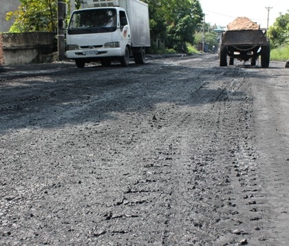 Đề nghị tịch thu phương tiện vận chuyển than trái phép - 1