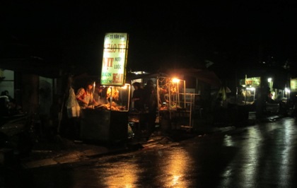 Lặng lẽ mưu sinh trong đêm Hà Nội mưa rét kỷ lục - 9