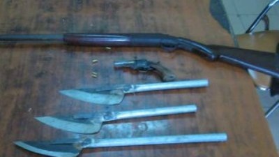 Giám đốc công ty xây dựng kiêm "nghề"… buôn súng - 1