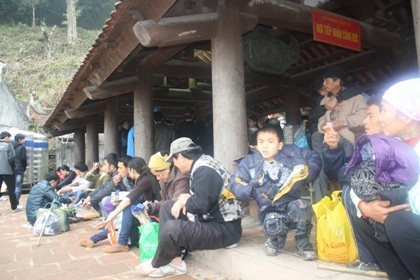 Yên Tử đón hơn 6 vạn du khách ngày khai hội - 11