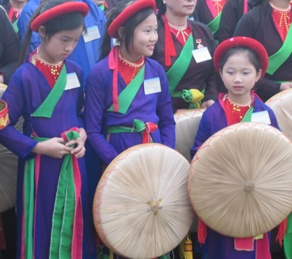 3.500 liền anh, liền chị lập “dàn đồng ca khổng lồ” tại Hội Lim - 2