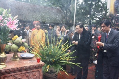 Chủ tịch nước cùng kiều bào thả cá chép tiễn ông Táo về trời - 4