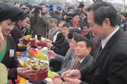 3.500 liền anh, liền chị lập “dàn đồng ca khổng lồ” tại Hội Lim - 5