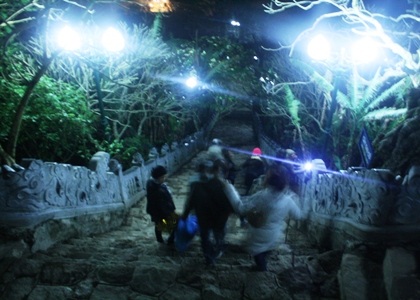 Nửa đêm hành hương giữa non thiêng Yên Tử - 2