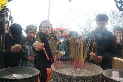 Yên Tử đón hơn 6 vạn du khách ngày khai hội - 10