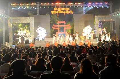 Xuân quê hương 2012: Ấm lòng những người con xa quê - 2 Xuân quê hương 2012: Ấm lòng những người con xa quê - 2