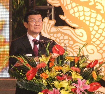 Xuân quê hương 2012: Ấm lòng những người con xa quê - 1 Xuân quê hương 2012: Ấm lòng những người con xa quê - 1