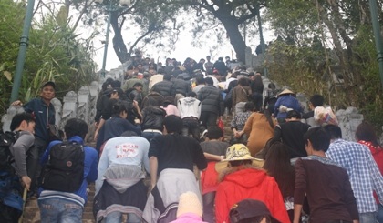 Bắt nữ "đạo chích" móc túi khách đi lễ Yên Tử - 2