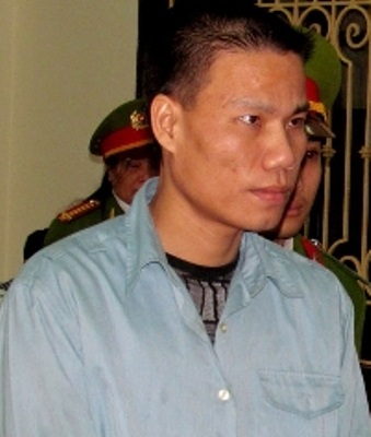 Ra tay “dằn mặt” bạn tù, bị đâm chết tại chỗ - 1