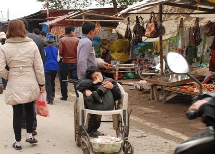 Hội Phủ Giày nô nức ăn theo lễ khai ấn đền Trần  - 4