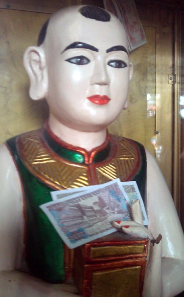 Hội Phủ Giày nô nức ăn theo lễ khai ấn đền Trần - 10 Hội Phủ Giày nô nức ăn theo lễ khai ấn đền Trần - 10