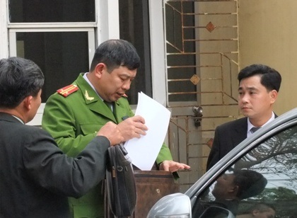 Luật sư tiếp xúc ông Đoàn Văn Vươn trong trại tạm giam - 2