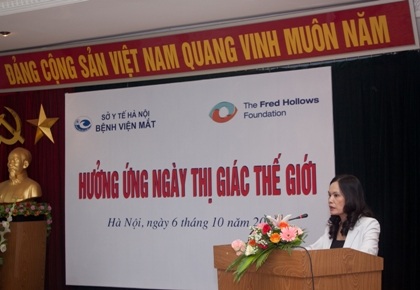 Nữ bác sĩ có “bàn tay vàng” tìm lại ánh sáng cho người bệnh - 3 Nữ bác sĩ có “bàn tay vàng” tìm lại ánh sáng cho người bệnh