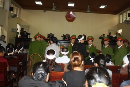 Những giây phút căng thẳng trong phiên xử Lê Văn Luyện 