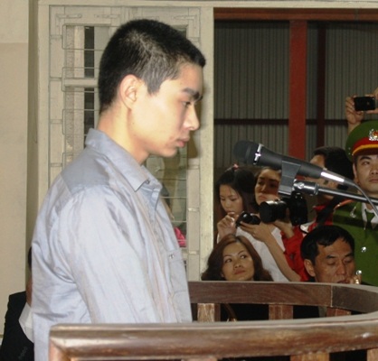 Những giây phút căng thẳng trong phiên xử Lê Văn Luyện 