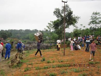 Vụ sạt lở bãi thải mỏ than: tích cực tìm kiếm 5 nạn nhân còn lại