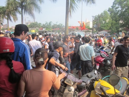 Thai phụ tử vong, hàng trăm người bủa vây bệnh viện