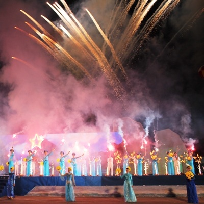 Tưng bừng đêm hội sắc màu văn hóa Carnaval Hạ Long 2012