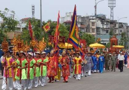 Khai hội đền Đức ông Trần Quốc Nghiễn đón Carnaval Hạ Long - 1