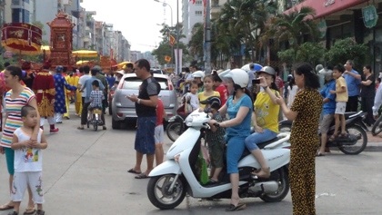 Khai hội đền Đức ông Trần Quốc Nghiễn đón Carnaval Hạ Long - 3