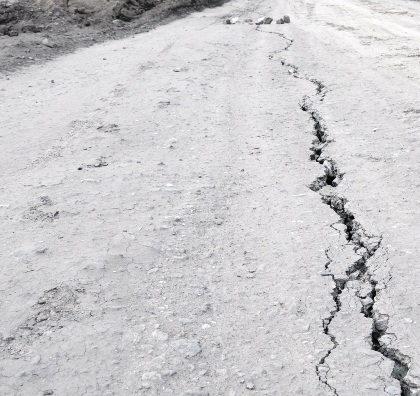 Núi phế thải đang có nguy cơ sạt lở tiếp