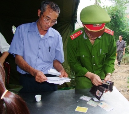 Cận cảnh những vật dụng được tìm thấy dưới bãi thải mỏ than