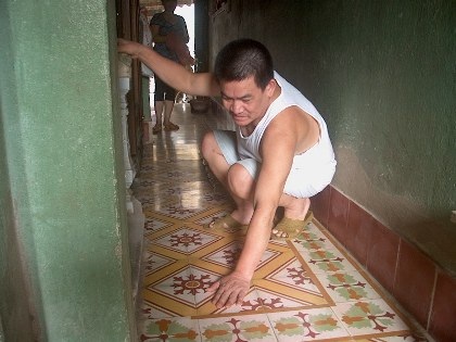 Hoang mang vì nền nhà nóng bất thường