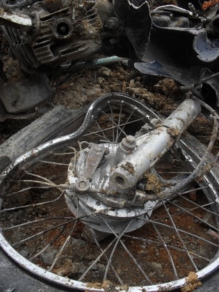 Cận cảnh những vật dụng được tìm thấy dưới bãi thải mỏ than