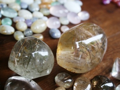 Về nơi người dân ngày đêm giã đá tìm ngọc