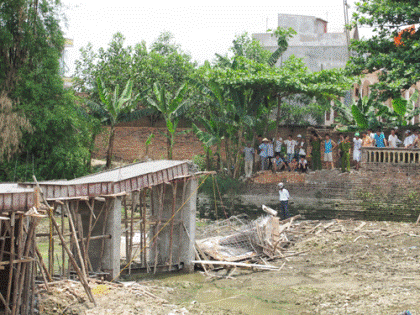 Sập cầu đang thi công, 2 công nhân thiệt mạng