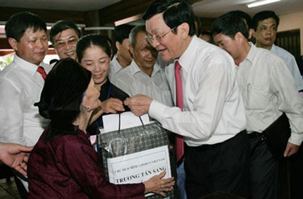 Long trọng Lễ kỷ niệm 65 năm Bác Hồ về ATK lãnh đạo kháng chiến 