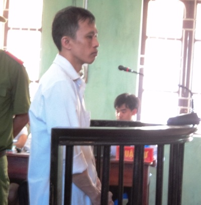 Nguyễn Đức Tiềm lạnh lùng hầu tòa.