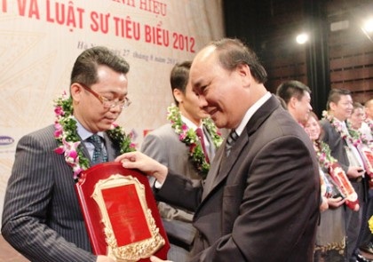 “Tôn vinh giới luật sư để góp phần thực thi công lý” - 1 “Tôn vinh giới luật sư để góp phần thực thi công lý”