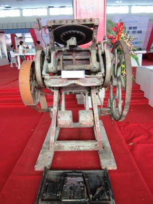 Một chiếc máy chữ từng phục vụ in ấn trong thời kỳ cách mạng.