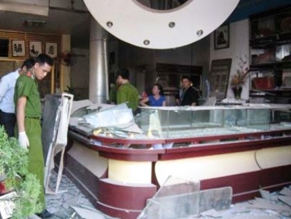 Hiện trường vụ nổ mìn tại tiệm vàng Phượng Sơn.