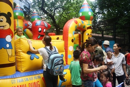 Các trò chơi giành cho các em thiêu nhi quả tải.