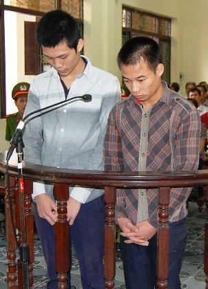 2 bị cáo nhận mức án chung thân và 3 năm tù giam cho những tội ác đã gây ra.