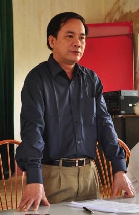 Tang thương phủ trắng vùng sơn cước La Pán Tẩn - 4 Người vợ ôm con thẫn thờ đợi tin chồng.