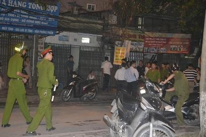 Hà Nội: Đau lòng vụ một thanh niên bị sát hại trên phố - 2 Lực lượng công an đang khẩn trương truy bắt nhóm hung thủ gây án.