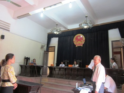 TAND TP Hải Dương vẫn quyết định xét xử vụ án dù không có mặt công chứng viên Phạm Văn Vĩnh.