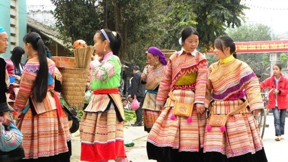 78 cô gái mất tích bí ẩn: Những “bông hoa rừng” bị hái trộm - 3 Những cô gái trẻ đẹp ở Bản Phố thường mất tích sau mỗi phiên chợ Bắc Hà.