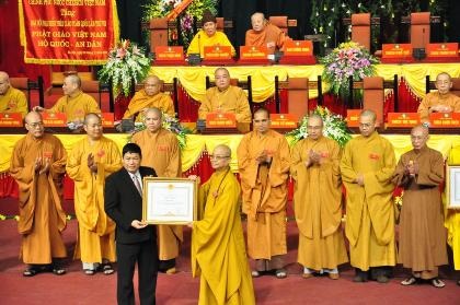 Giáo hội Phật giáo Việt Nam đón nhận nhiều danh hiệu cao quý - 2 22 cá nhân, tập thể tiêu biểu của GHPGVN vinh dự đón nhận bằng khen của Thủ tướng chính phủ.