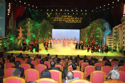 Hồ Ba Bể được công nhận là di tích lịch sử quốc gia đặc biệt - 1 Đón nhận di tích quốc gia đặc biệt hồ Ba Bể