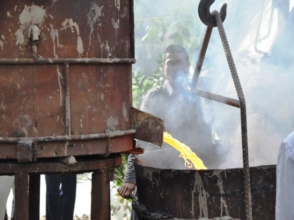 Đúc Đại Hồng Chung phục dựng ngôi chùa nghìn tuổi - 3 Mẻ đồng đúc Đại hồng chung được đúc thành công.