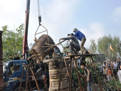Đúc Đại Hồng Chung phục dựng ngôi chùa nghìn tuổi - 2 Mẻ đồng đúc Đại hồng chung được đúc thành công.