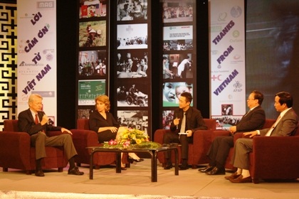 Cuộc giao lưu trang trọng với 