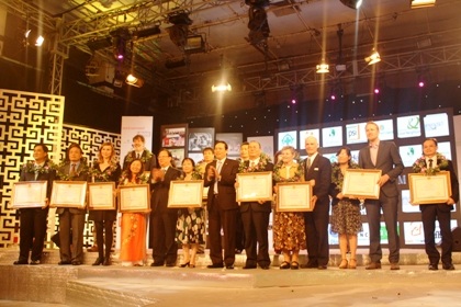 Cuộc giao lưu trang trọng với 