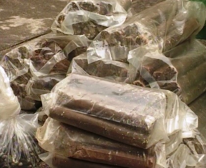 Dùng tàu cá “ngụy trang” nửa tạ thuốc nổ đưa qua Vịnh Cát Bà - 3 50kg thuốc nổ cùng các phụ kiện lắp ráp bị tuồn hụt vào đất Cảng