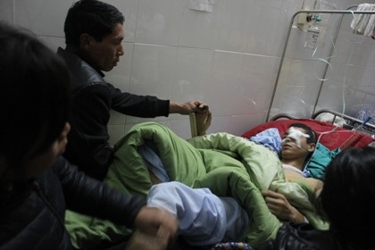 Các nạn nhân được cấp cứu khẩn cấp tại Bệnh viện đa khoa Thái Nguyên.